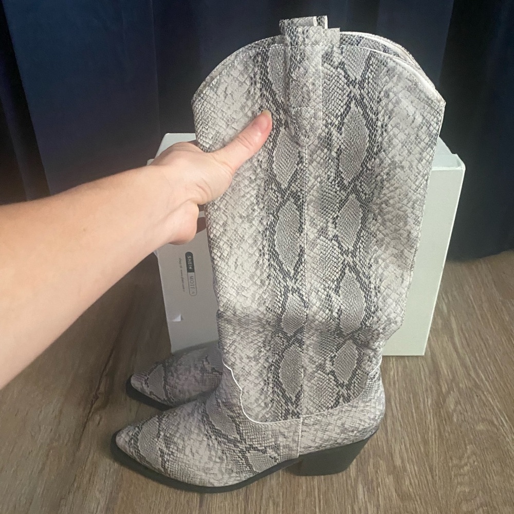 MOTF Snakeskin Heeled Western Boots